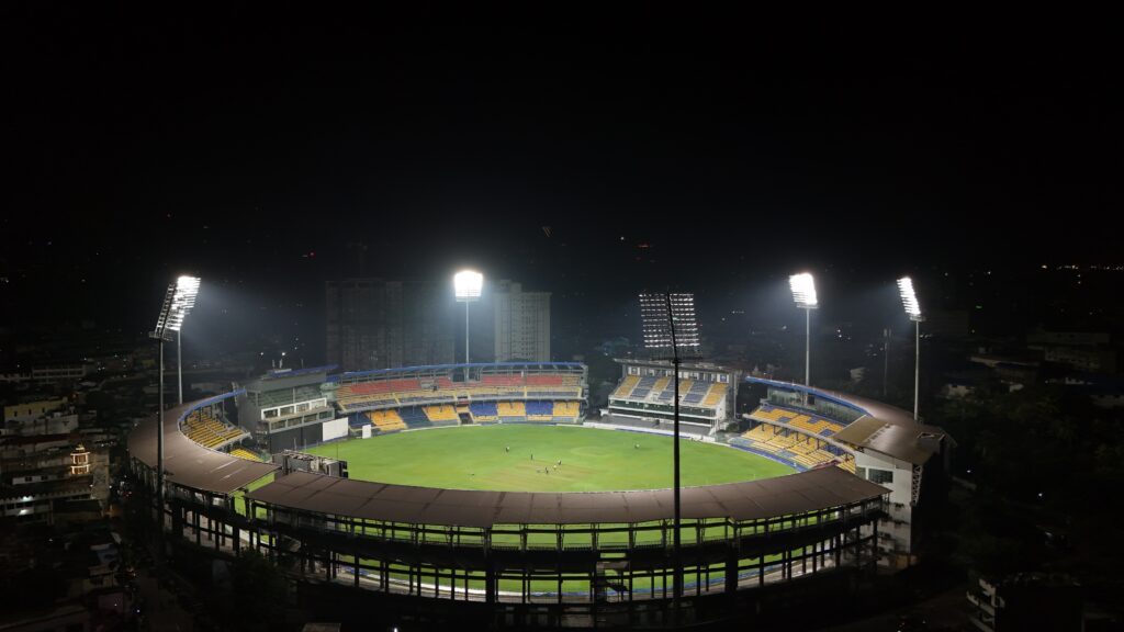 DIMO, ශ්‍රී ලංකාවේ ප්‍රථම ICC ප්‍රමිතීන්ට අනුකුල LED floodlight පද්ධති අන්තර්ජාතික ක්‍රිකට් ක්‍රීඩාංගන දෙකක් තුළ ස්ථාපිත කරයි